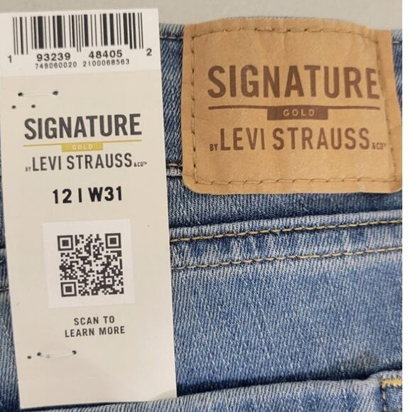 Levi Strauss Signature Capri's Womens 12 Mid Rise Denim Capri Pants Stretch NWT - Picture 8 of 8